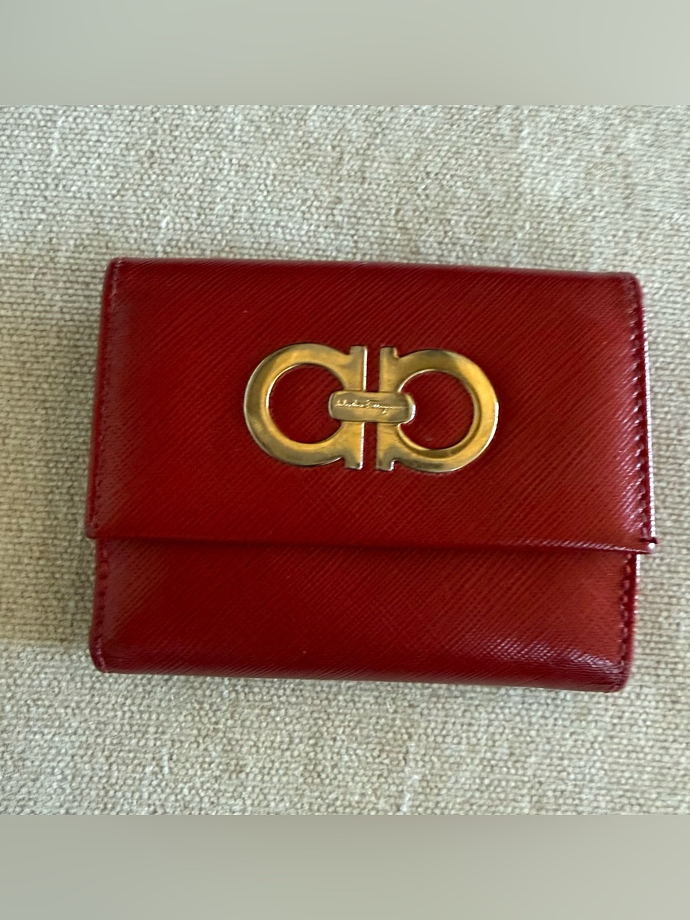 Salvatore Ferragamo Saffano-Tectured Red Leather Wallet with Gold Gancini
